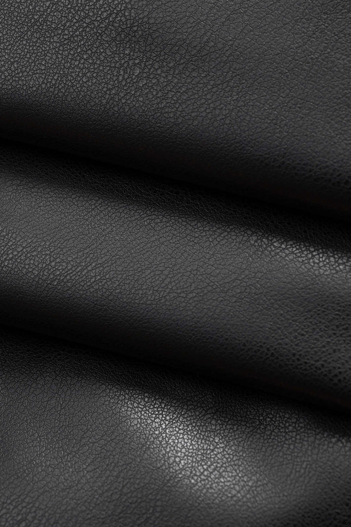 Kalhoty z umělé kůže s kovovým zipem a designem dutého kroužku