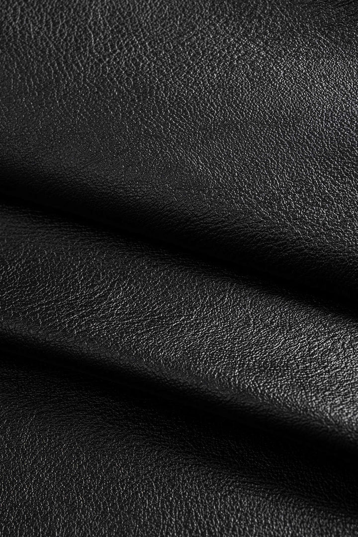 Široké kalhoty z umělé kůže s detaily knoflíků
