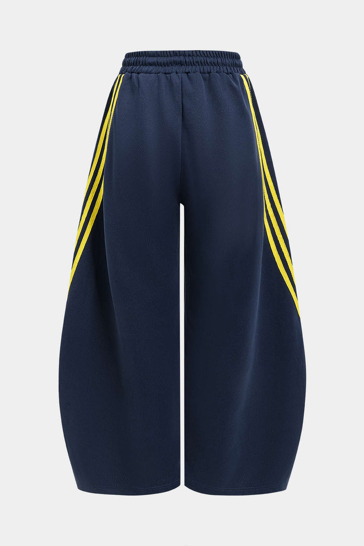 Kontrasty kalhot s nohavicemi a šňůrkou
