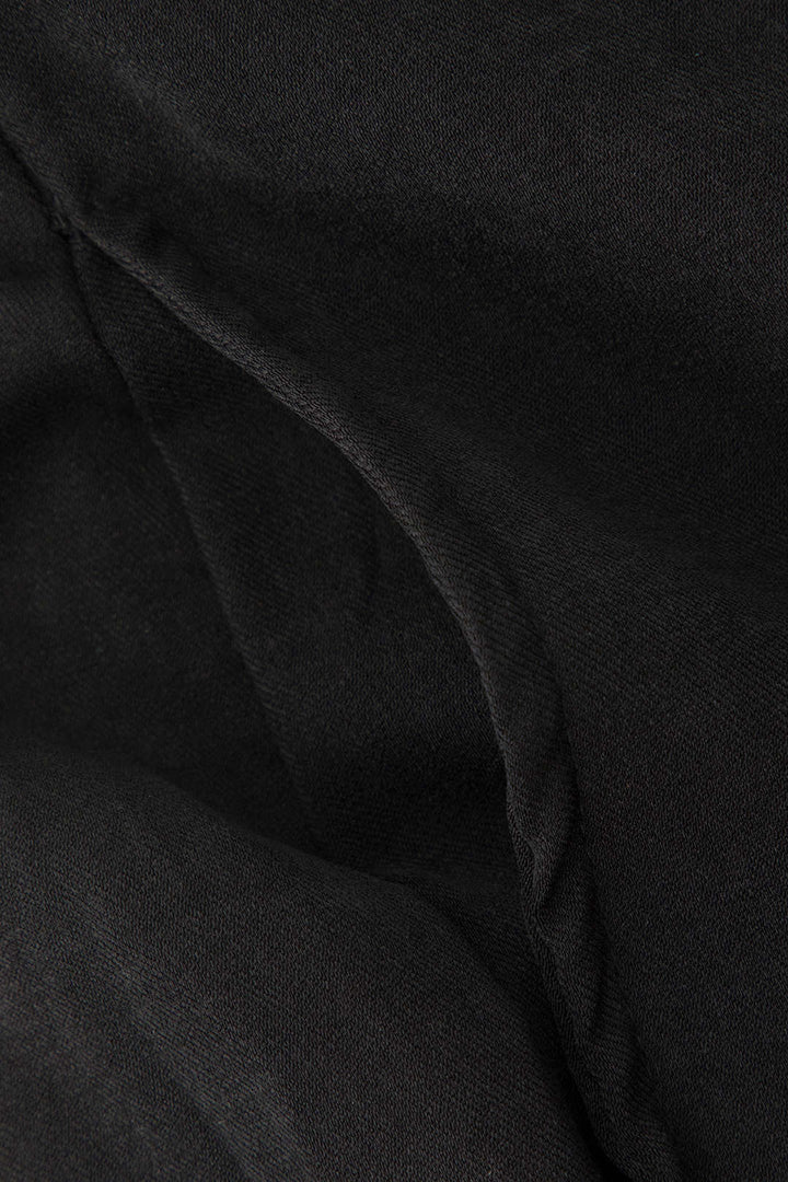 Kalhoty s rovnými nohavicemi a obálkovým designem