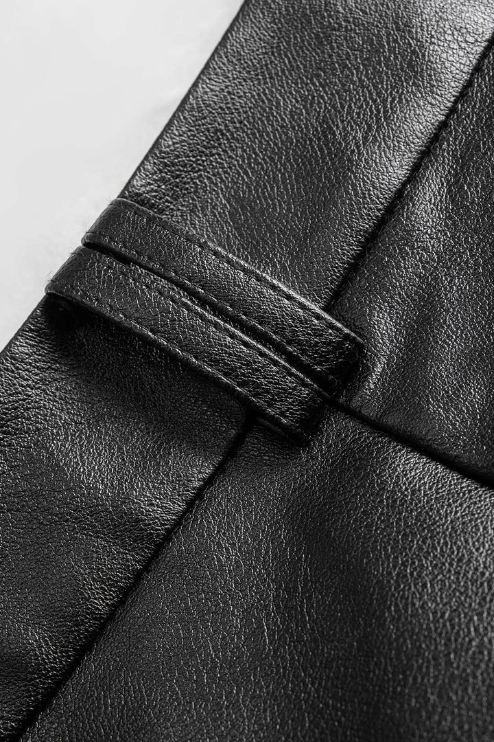 Široké kalhoty z umělé kůže s detaily knoflíků